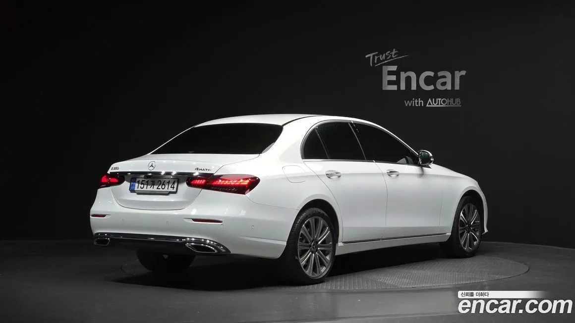Mercedes-Benz E-Class — фото 2
