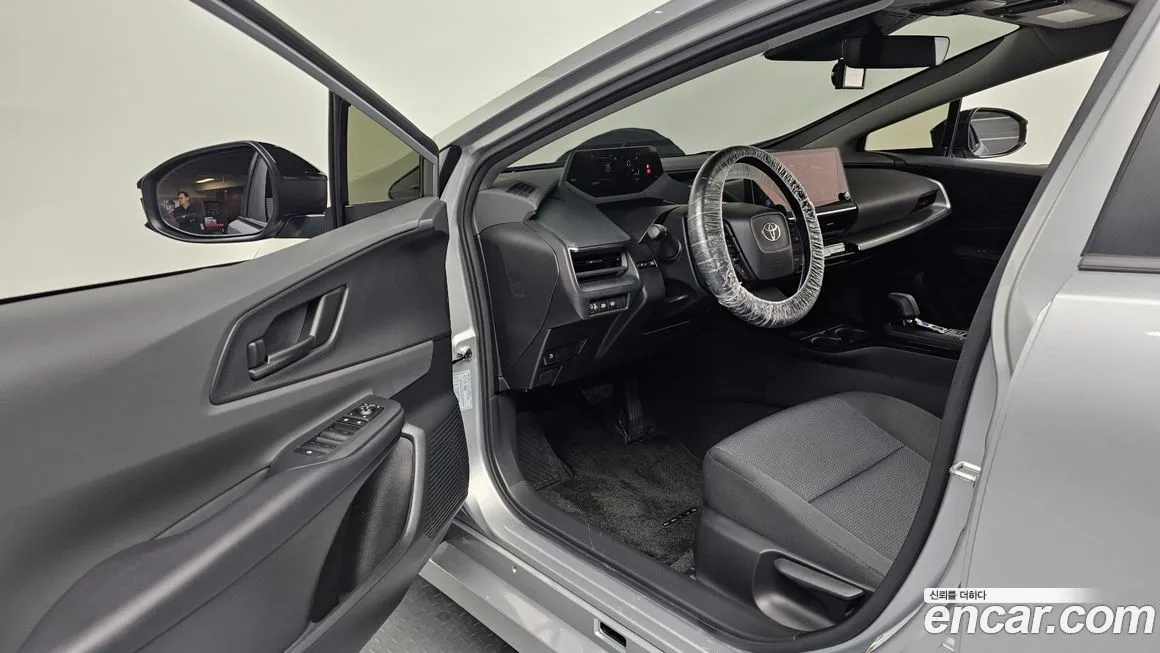Toyota Prius 2024 из KR, фото 10