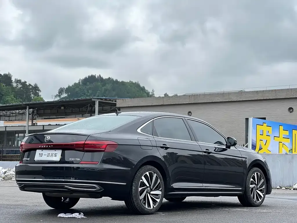 Volkswagen Passat 2023 из CN, фото 8