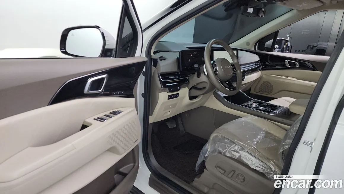 Kia Carnival — фото 10