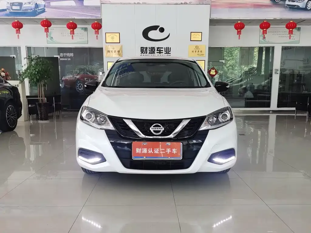 Nissan Tiida 2022 из CN, фото 2