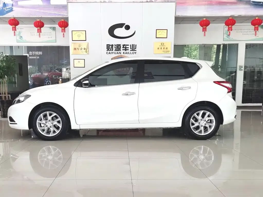 Nissan Tiida 2022 из CN, фото 3