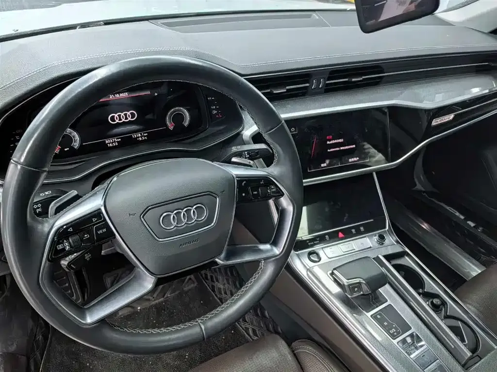 Audi A7L — фото 8