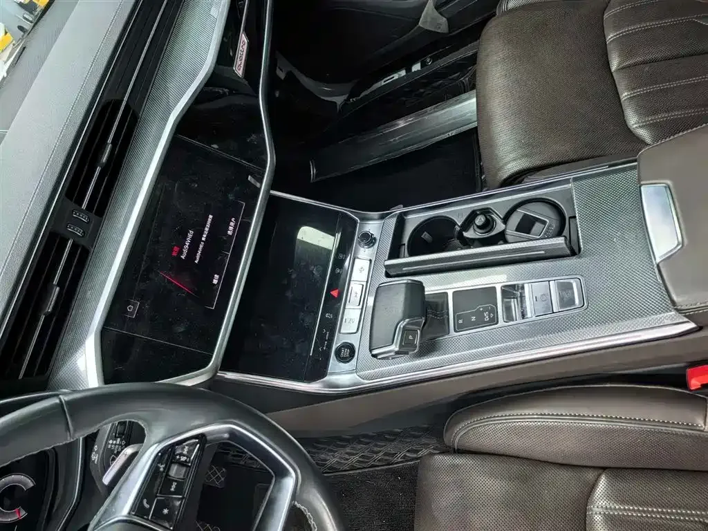 Audi A7L — фото 9
