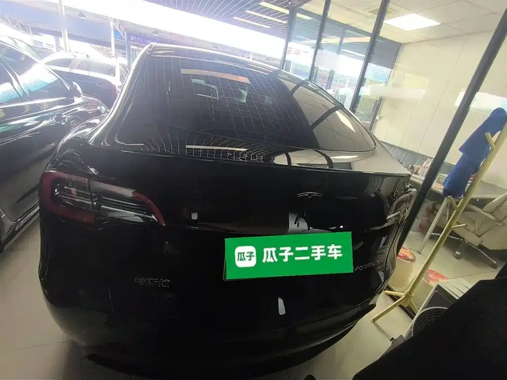 Tesla Model Y — фото 6