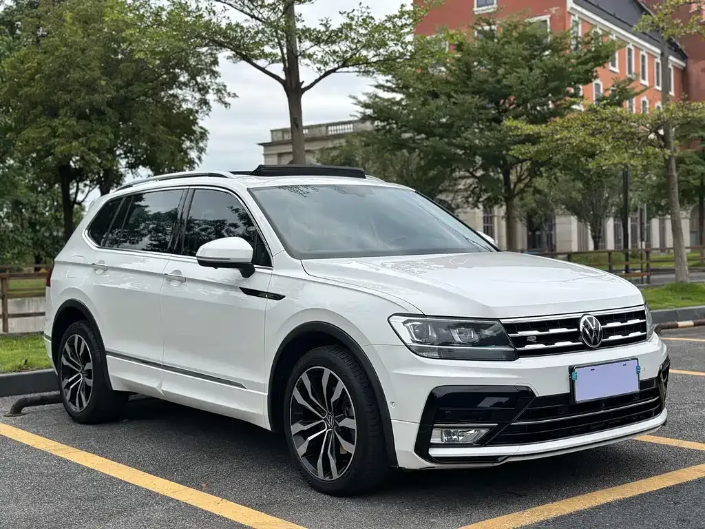 Volkswagen Tiguan L — фото 3