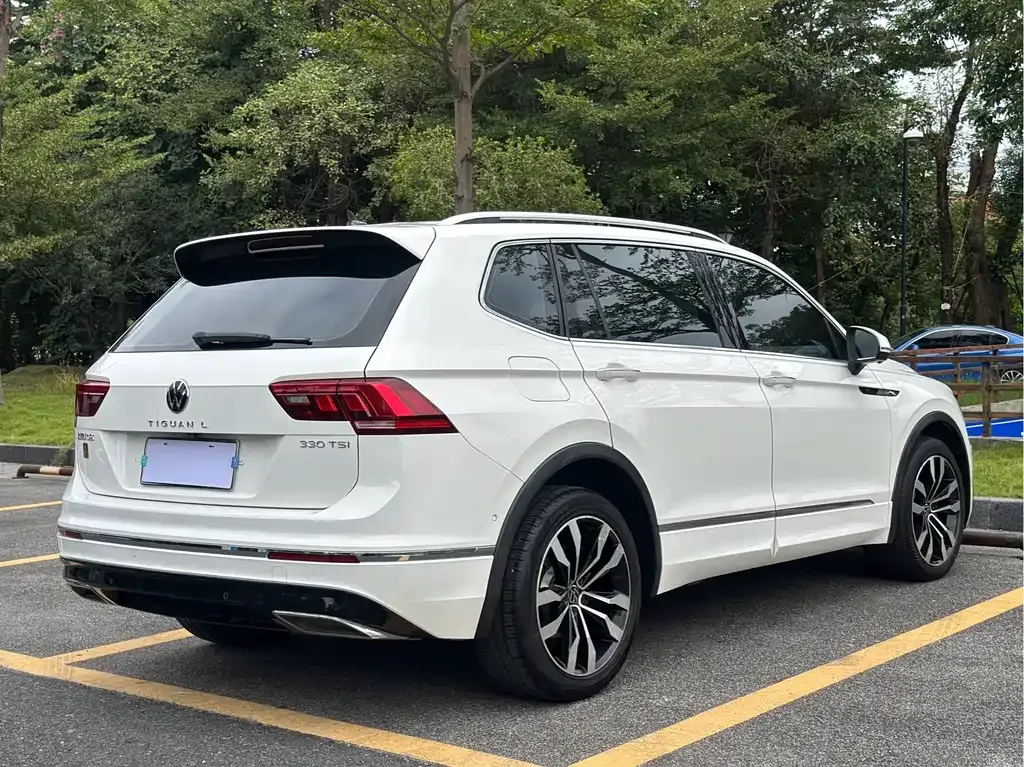 Volkswagen Tiguan L — фото 6