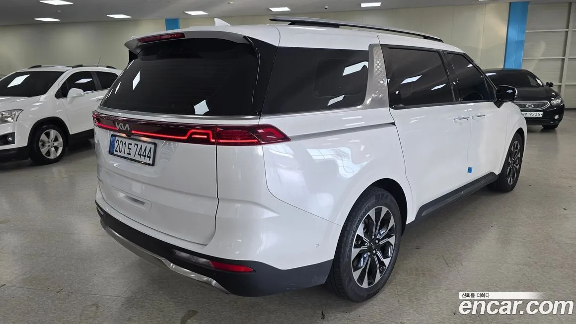 Kia Carnival — фото 2