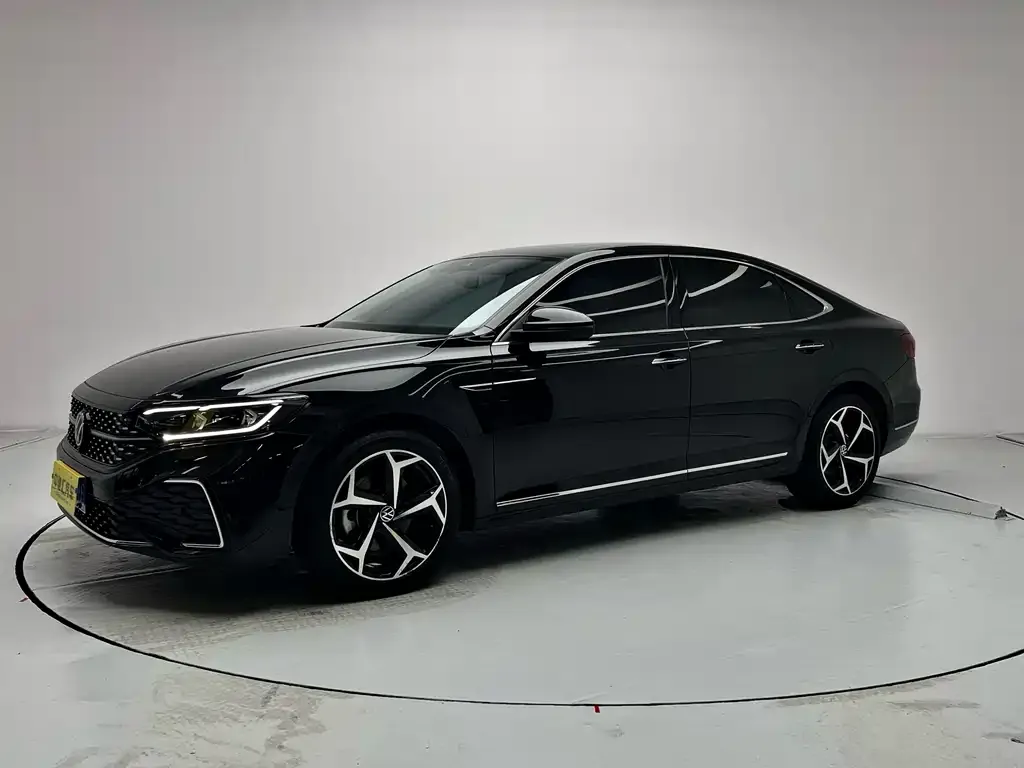 Volkswagen Passat 2023 из CN, фото 1