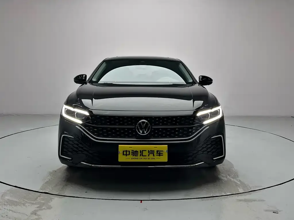 Volkswagen Passat 2023 из CN, фото 2