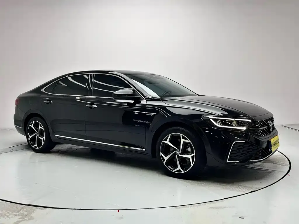Volkswagen Passat 2023 из CN, фото 3