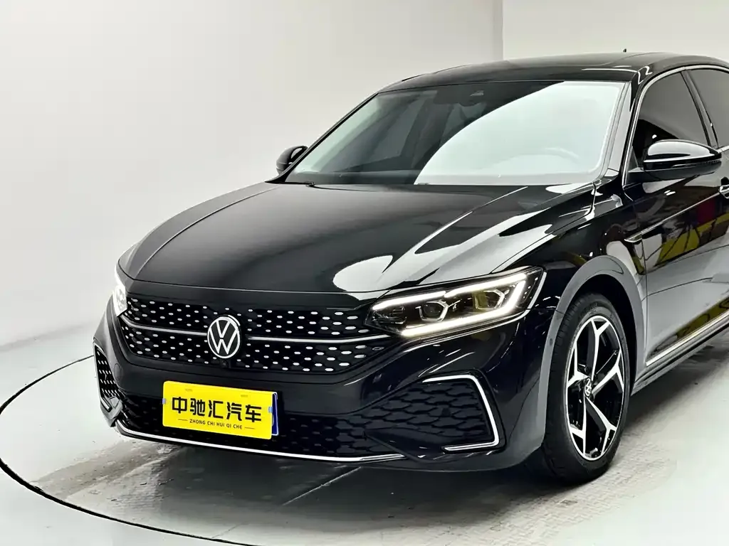 Volkswagen Passat 2023 из CN, фото 4