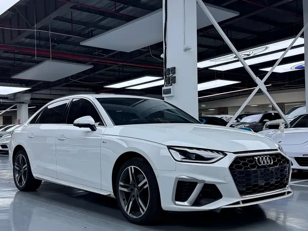 Audi A4L 2021 из CN, фото 3