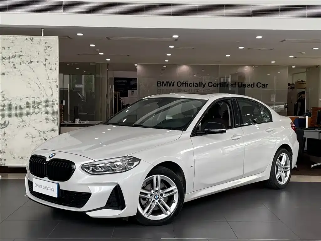 BMW 1 Series 2023 из CN, фото 1
