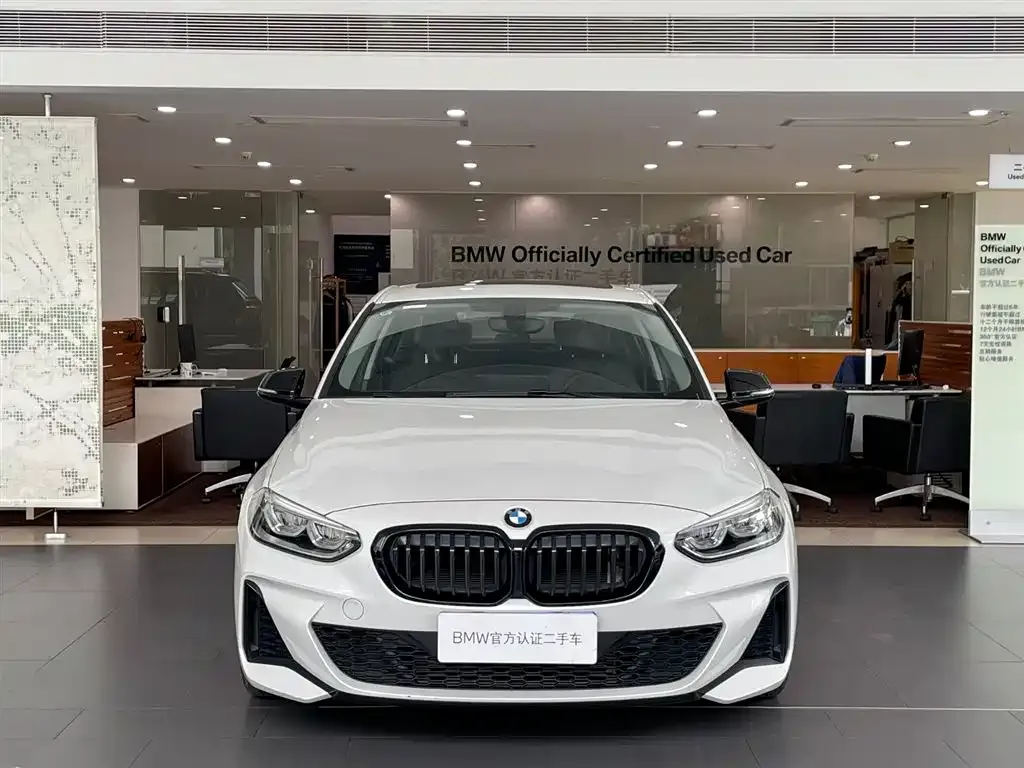 BMW 1 Series 2023 из CN, фото 2