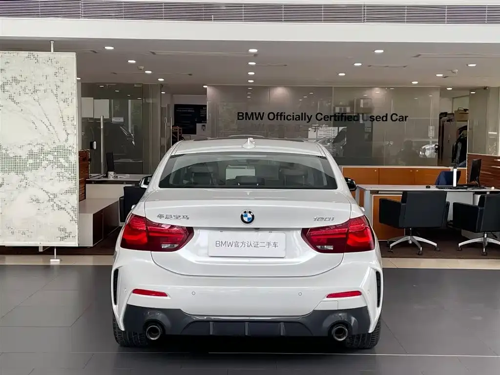 BMW 1 Series 2023 из CN, фото 4