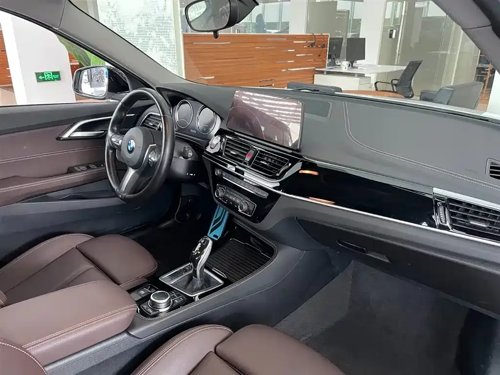 BMW 1 Series 2023 из CN, фото 8