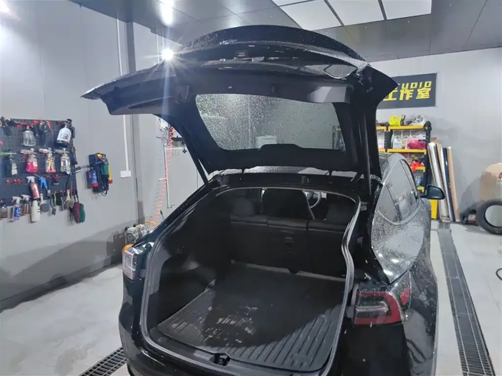 Tesla Model Y 2023 из CN, фото 4