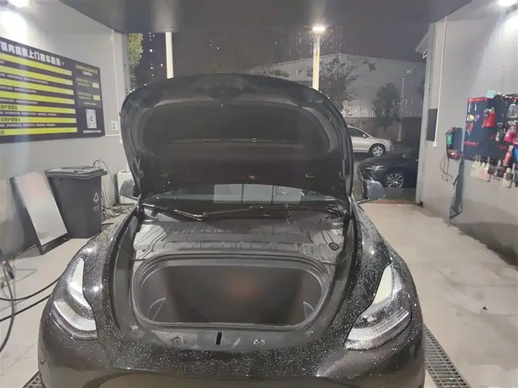 Tesla Model Y 2023 из CN, фото 5