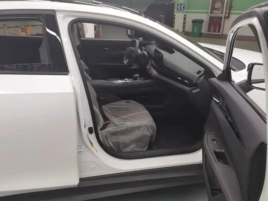 Changan UNI-V 2025 из CN, фото 8