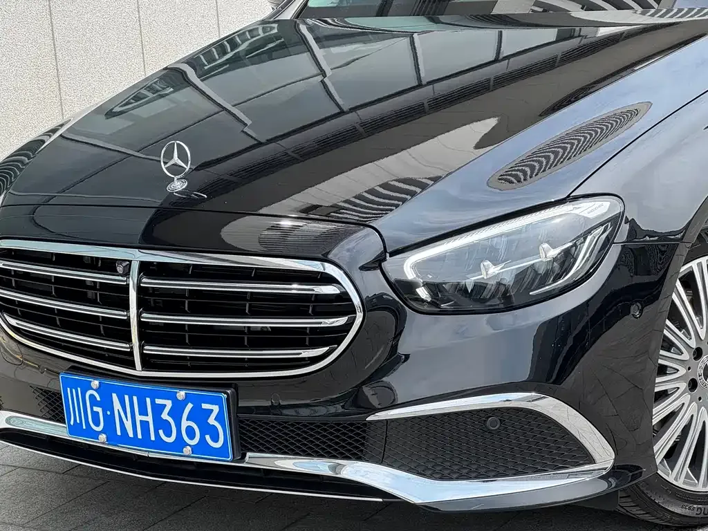 Mercedes-Benz E-Class — фото 2