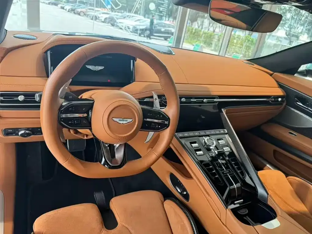Aston Martin DB12 2024 из CN, фото 7