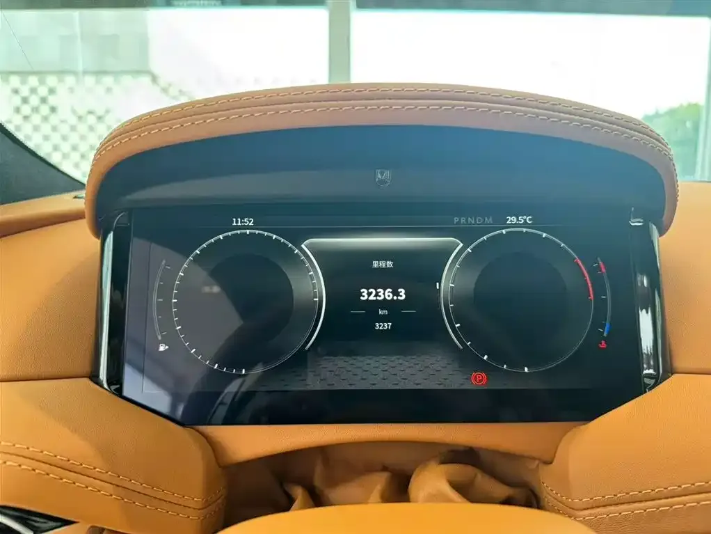 Aston Martin DB12 2024 из CN, фото 8