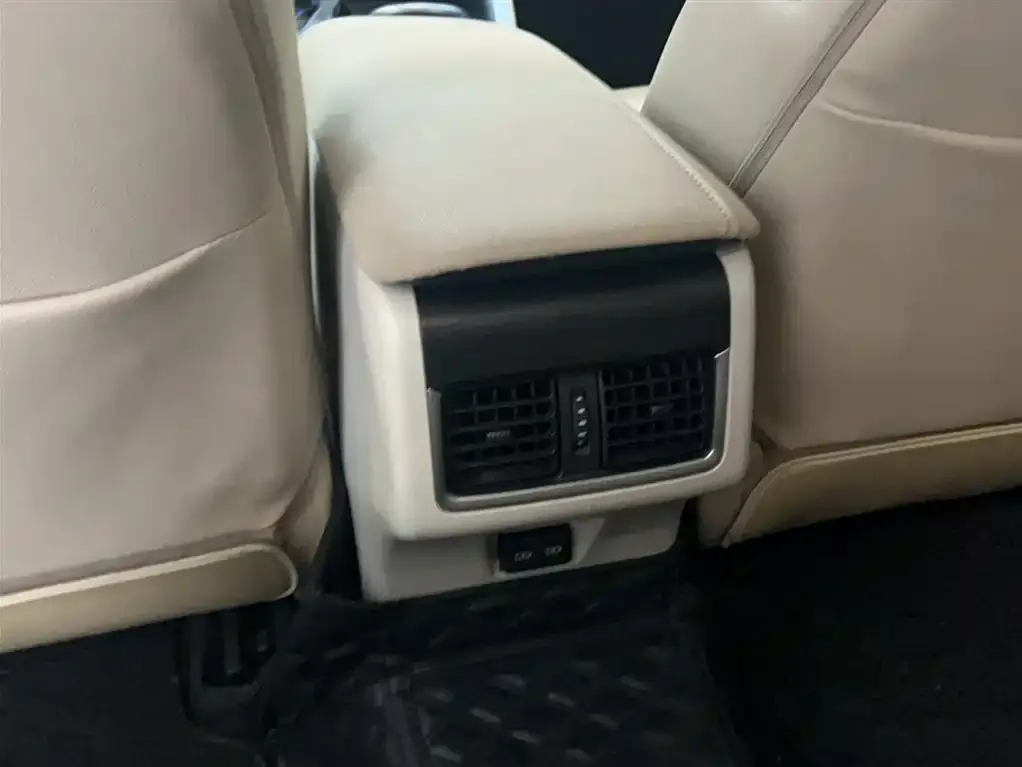 Toyota Camry 2023 из CN, фото 6