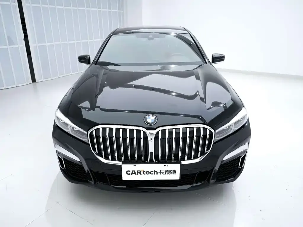 BMW 7 Series — фото 9