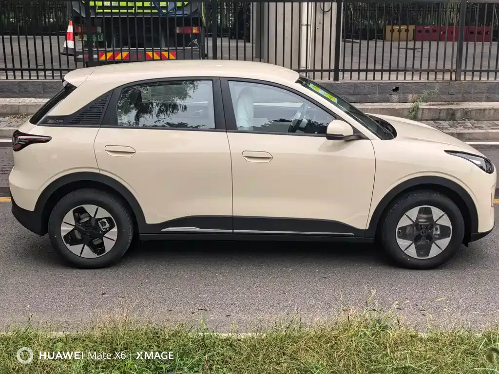 Geely Starburst — фото 4