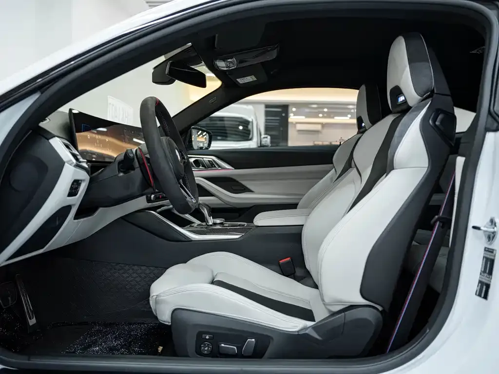 BMW M4 2025 из CN, фото 9