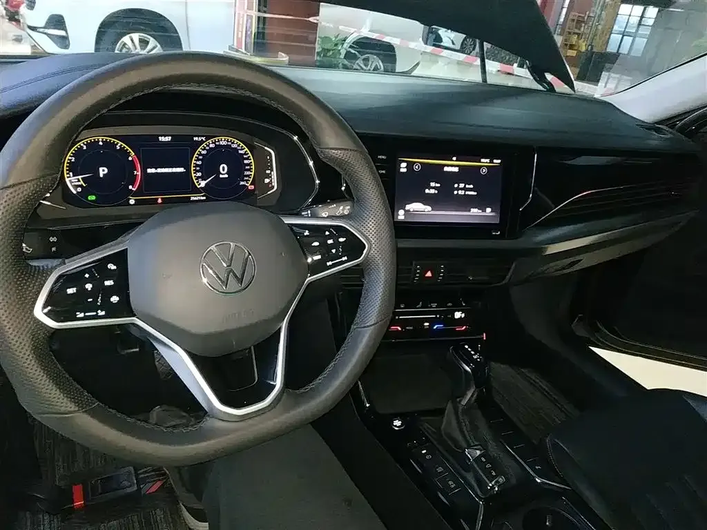 Volkswagen Passat 2023 из CN, фото 10
