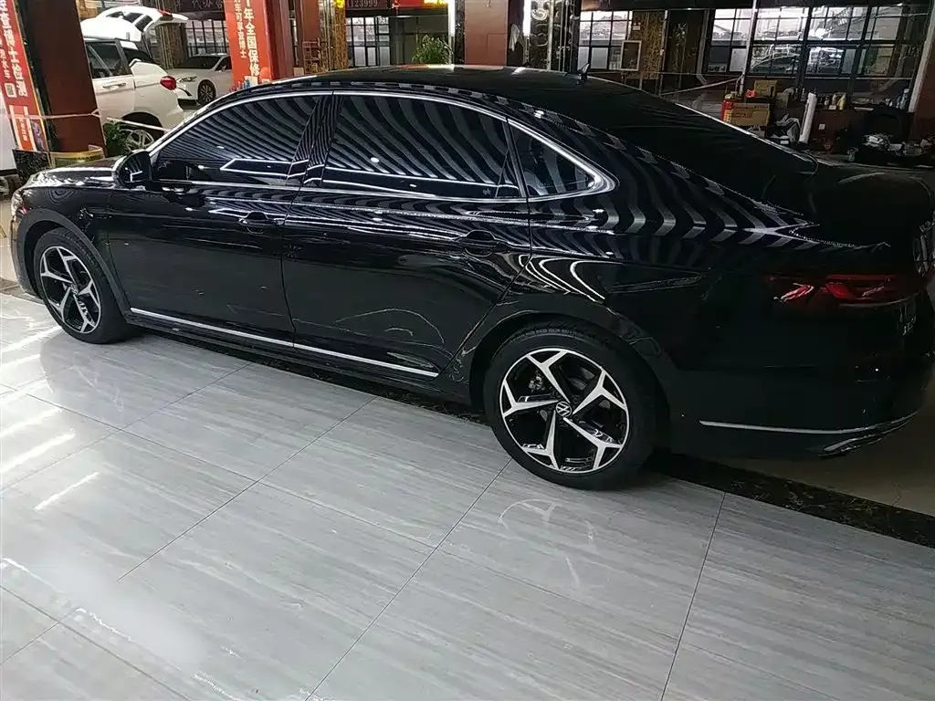 Volkswagen Passat 2023 из CN, фото 5