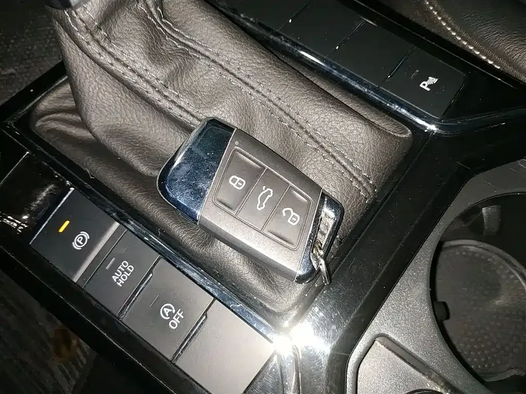 Volkswagen Passat 2023 из CN, фото 9