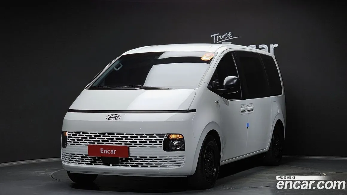 Hyundai Staria — фото 1