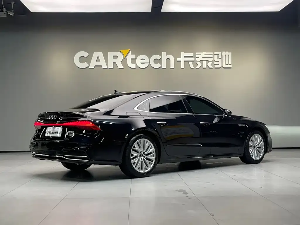 Audi A7L 2024 из CN, фото 4