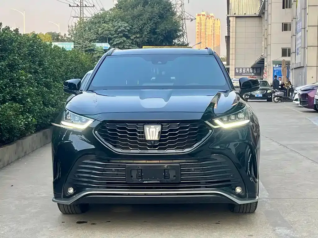 Toyota Crown Kluger 2023 из CN, фото 2