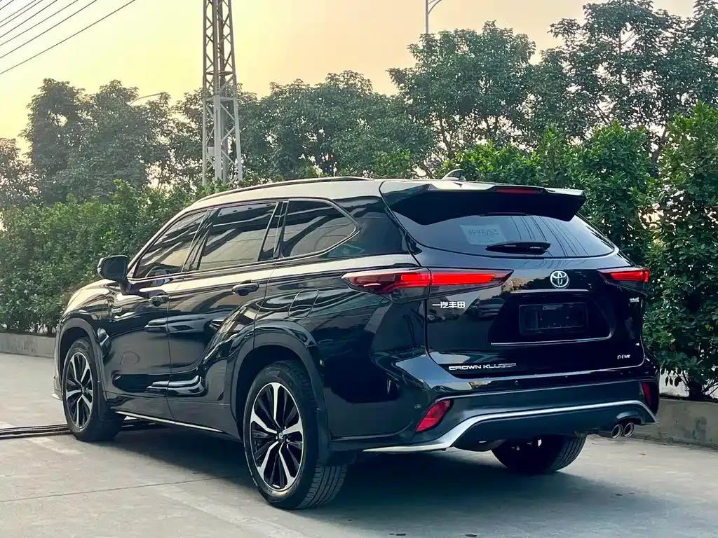 Toyota Crown Kluger 2023 из CN, фото 4