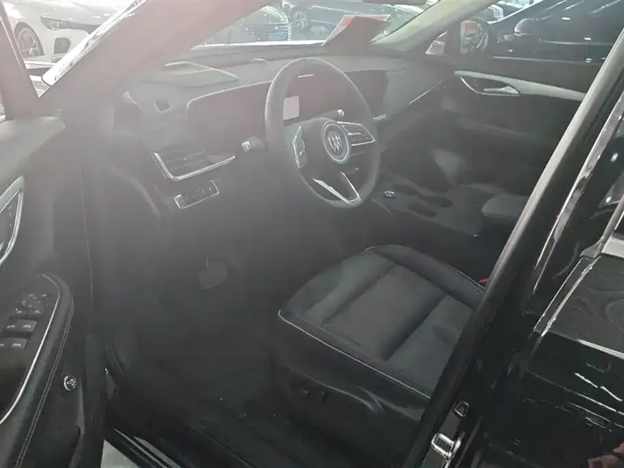 Buick Envision Plus — фото 9
