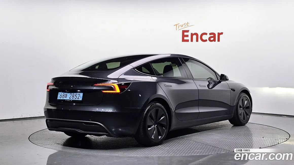 Tesla Model 3 — фото 2