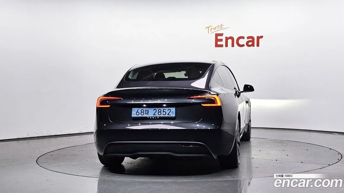 Tesla Model 3 — фото 4