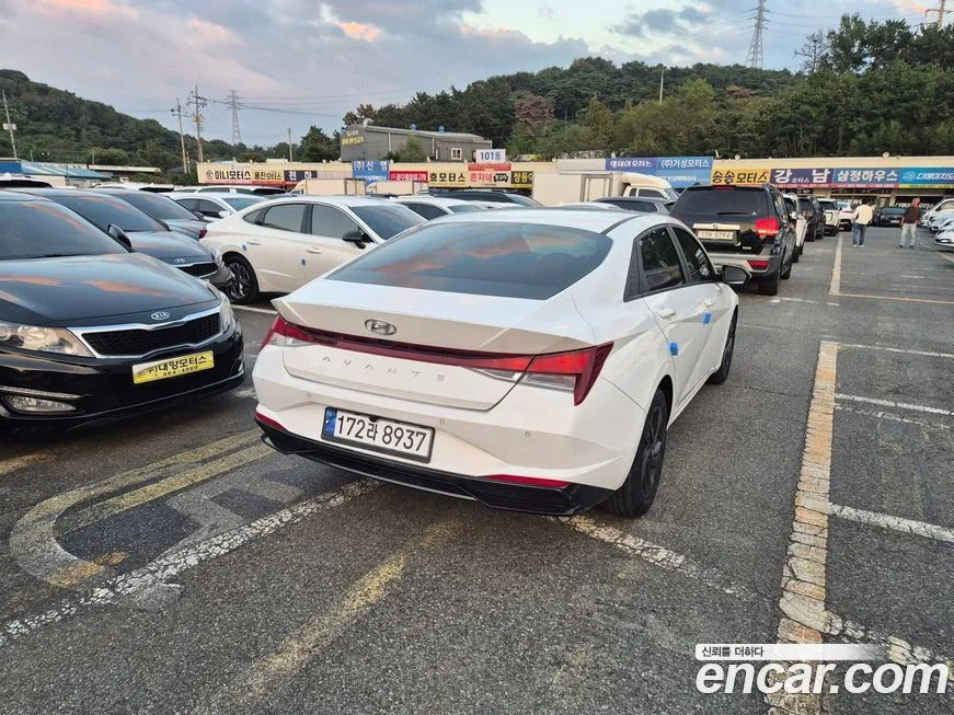 Hyundai AVANTE 2021 из KR, фото 2