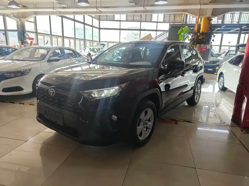 Toyota RAV4 2022 из CN, фото 1