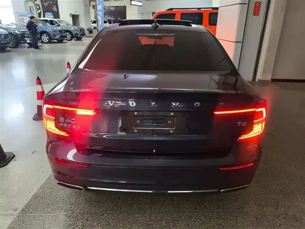 Volvo S60 2021 из CN, фото 6