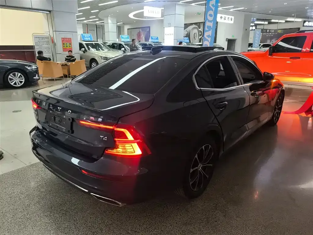 Volvo S60 2021 из CN, фото 7