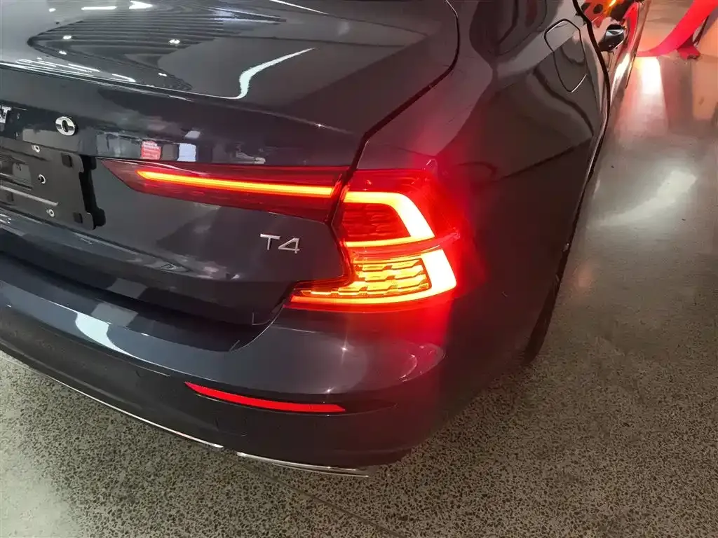 Volvo S60 2021 из CN, фото 8