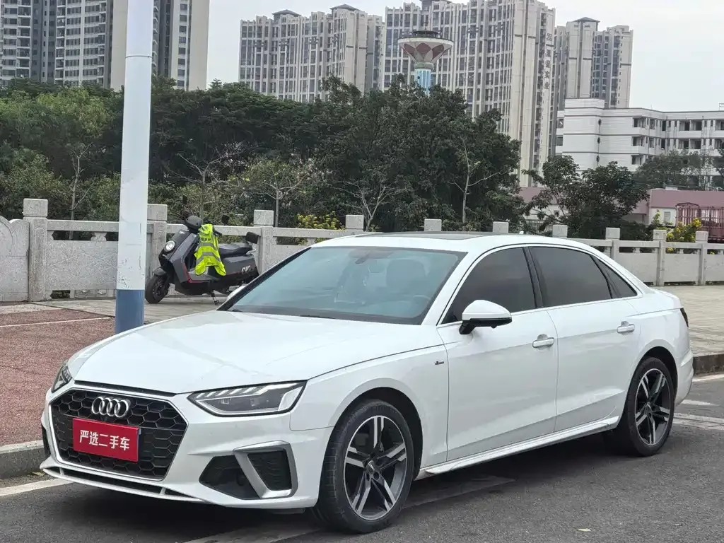 Audi A4L 2022 из CN, фото 1
