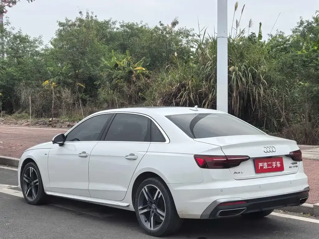 Audi A4L 2022 из CN, фото 6