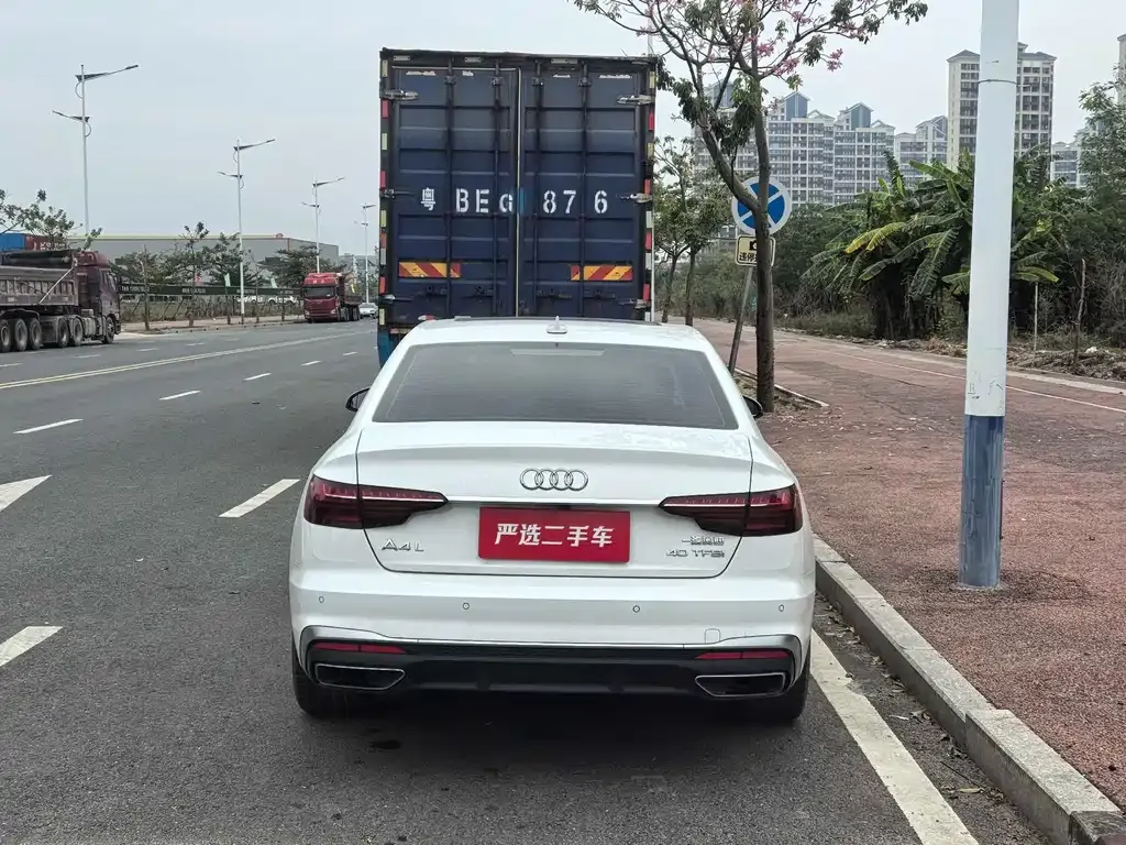 Audi A4L 2022 из CN, фото 7