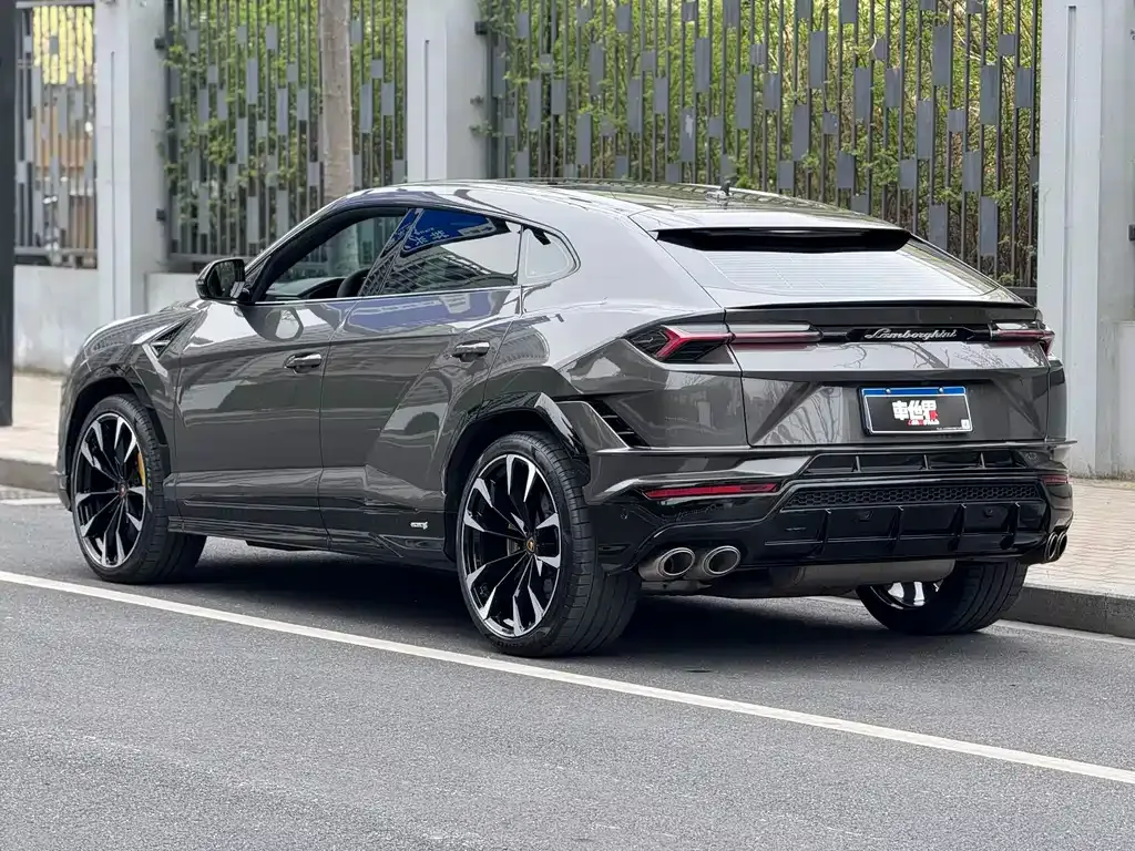 Lamborghini Urus 2023 из CN, фото 2